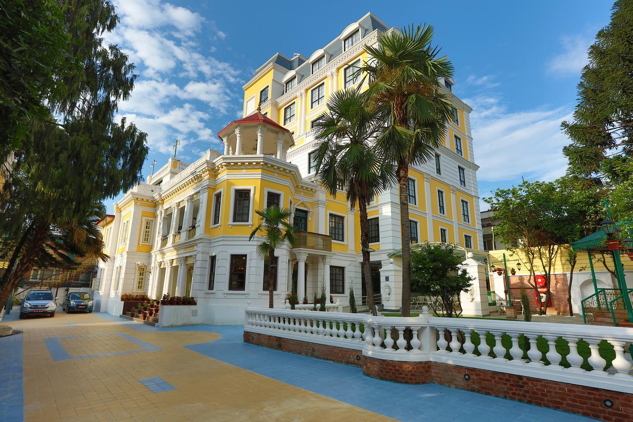 Maya Manor Boutique Hotel By Kgh Group Kathmandu Bagian luar foto